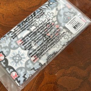 Vera Bradley new Checkbook Cover
in Signature Cotton Lisbon Medallion